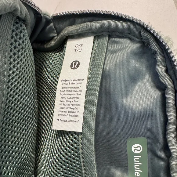 NWT lululemon fleece belt bag - Picture 11 of 12